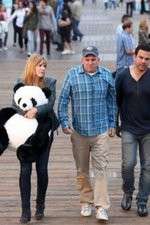 Watch Welcome to the Family 9Movies